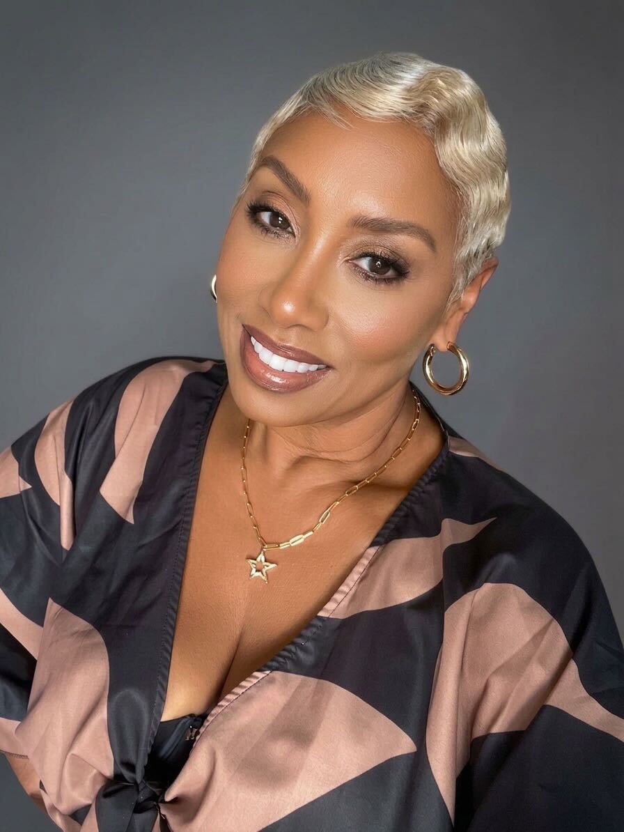 Kiam — Master Cosmetologist · 30+ Years
